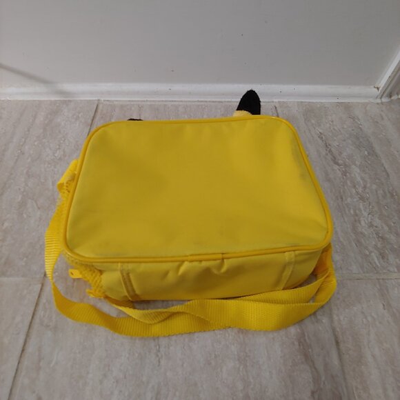2018 POKEMON PIKACHU 3D ZIPPERED LUNCH BAG New - Picture 3 of 5